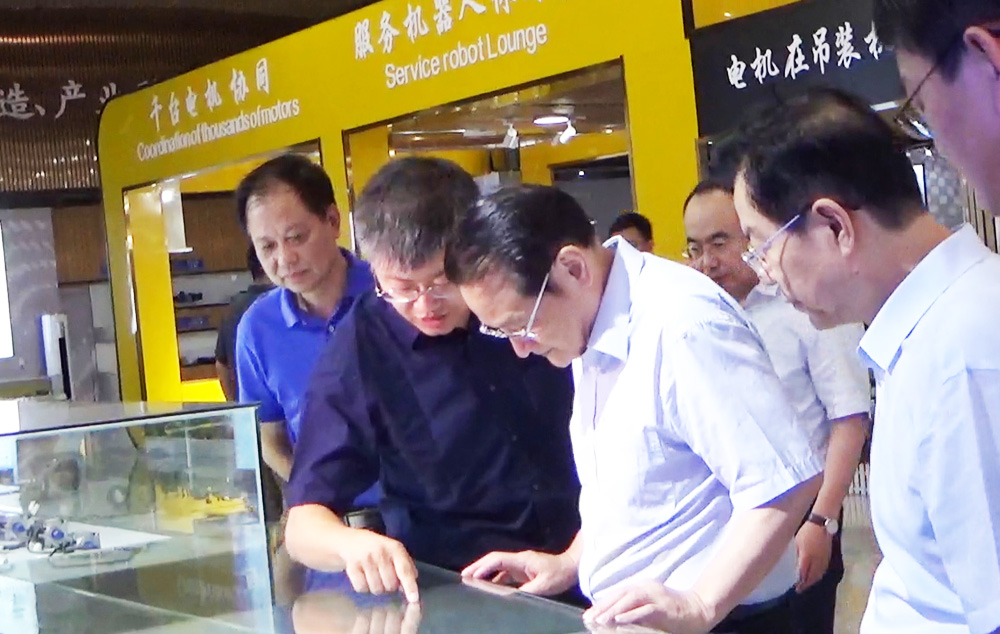 中央候补委员、江西省委副书记、省政府省长易炼红带领有关厅局领导来我司考察